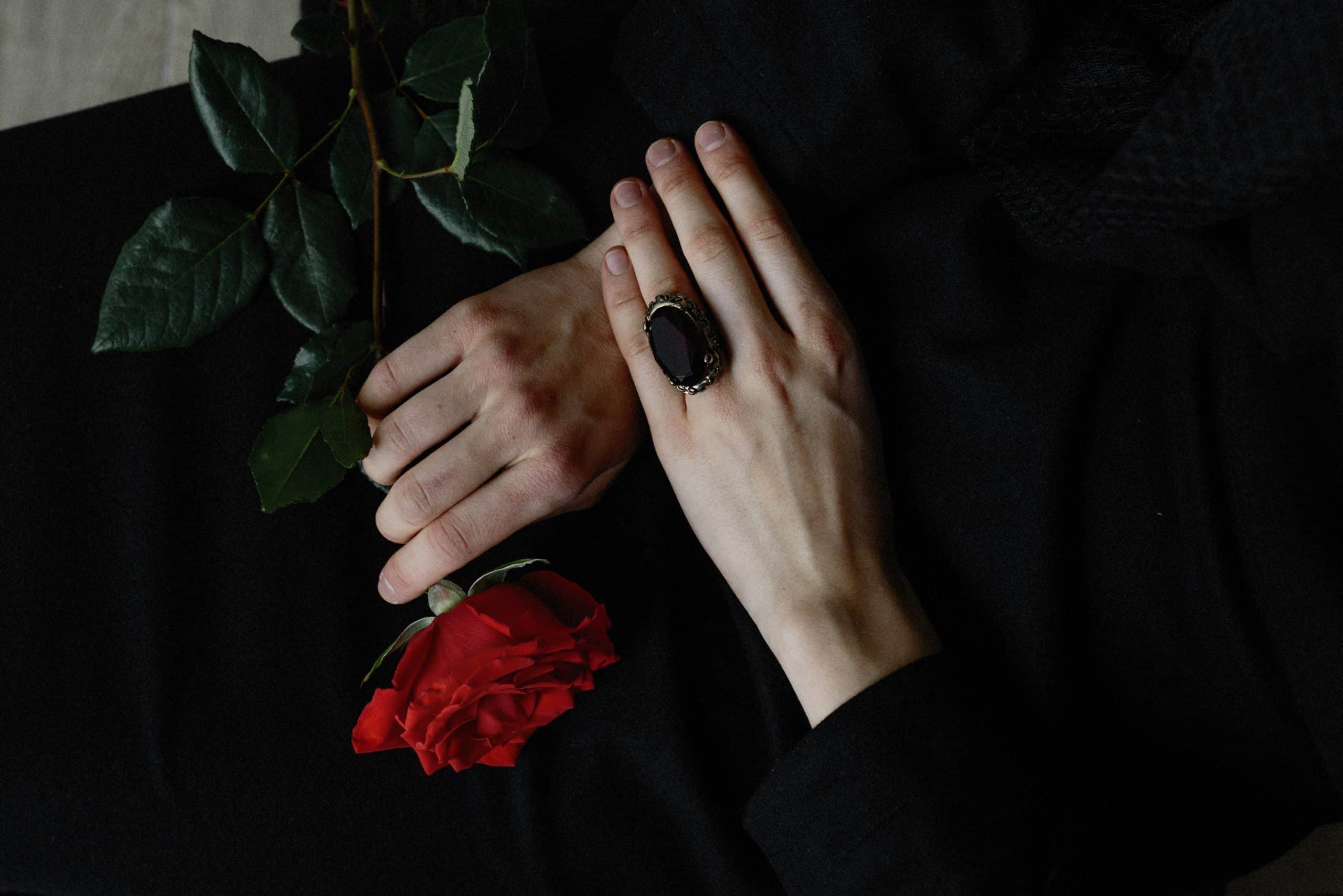 pexels-ksenia-chernaya-8986671